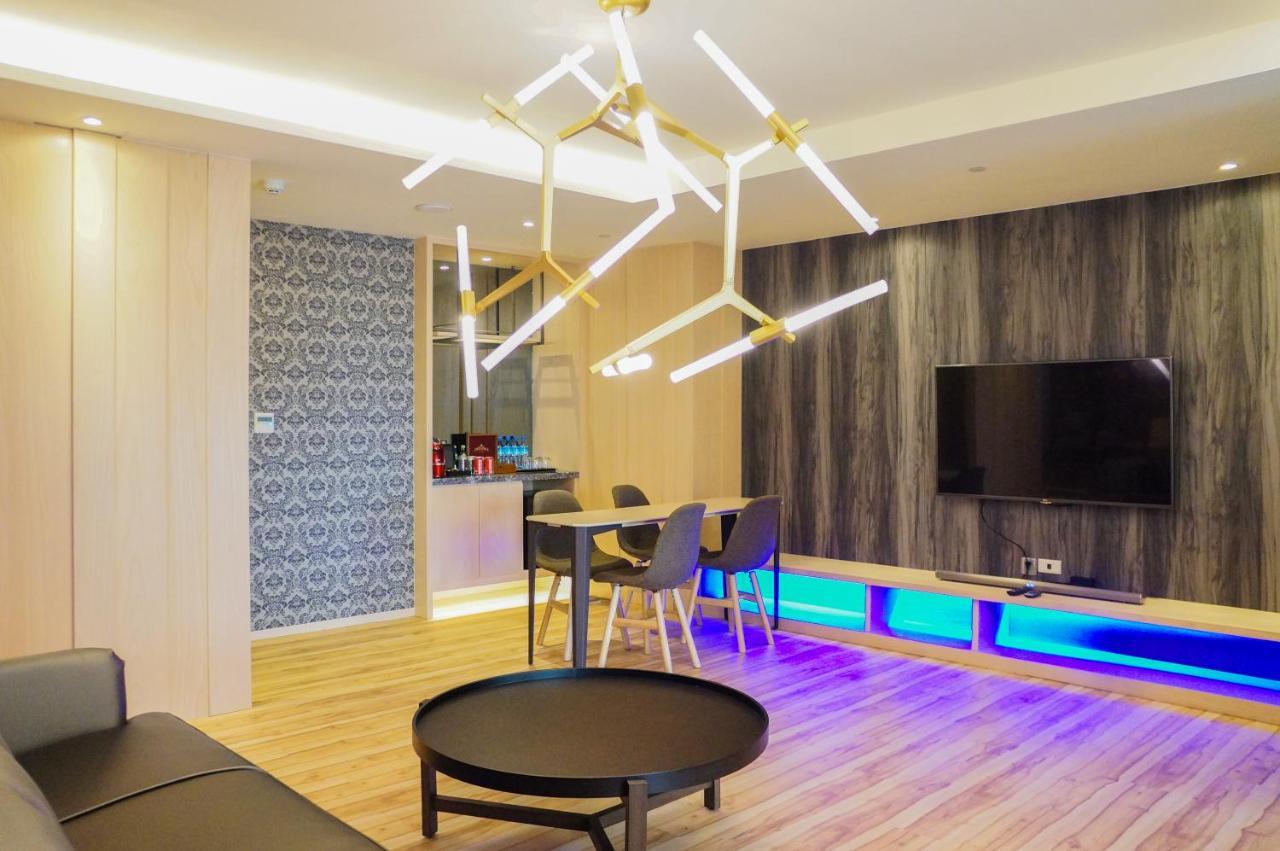 Fx Hotel Tainan Exterior photo