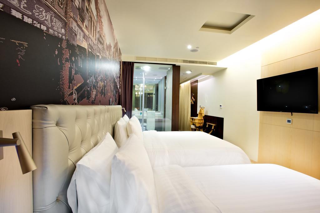 Fx Hotel Tainan Exterior photo